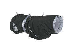 Hurtta Monsoon Coat Blackberry - Studioaufnahme, wasserdichter Hundemantel, Outlet bei AmbraPet