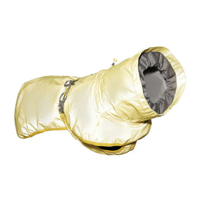 Hurtta Mudventure reflective Coat Turmeric - reflektierende Studioaufnahme,  AmbraPet 